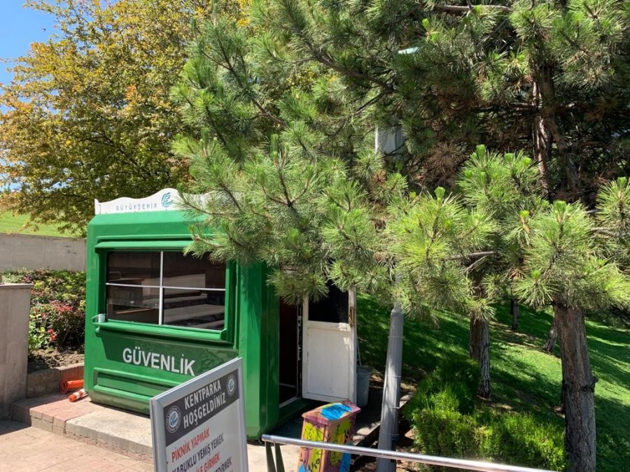 Belediyenin Koyduğu Cihazın Köpekleri Engellediği İddiası