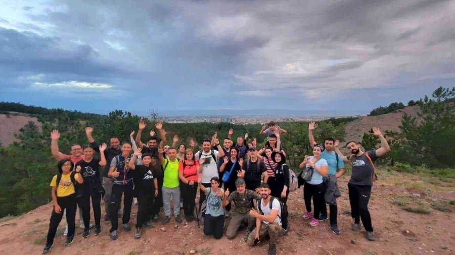 Doğa Tutkunları 8 Kilometrelik Gece Yürüyüşü Yaptı