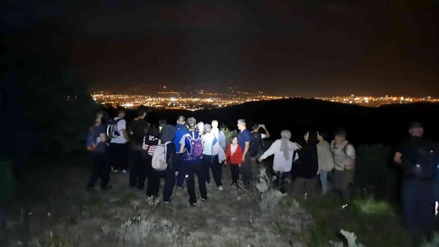 Doğa Tutkunları 8 Kilometrelik Gece Yürüyüşü Yaptı
