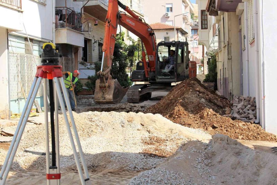 Finike’nin Kanalizasyon Sorunu Çözülüyor