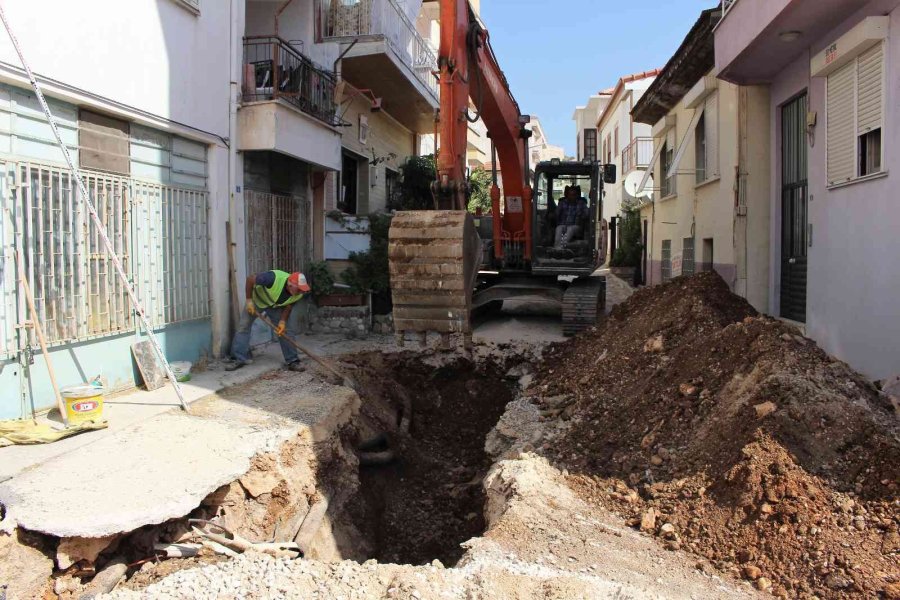 Finike’nin Kanalizasyon Sorunu Çözülüyor