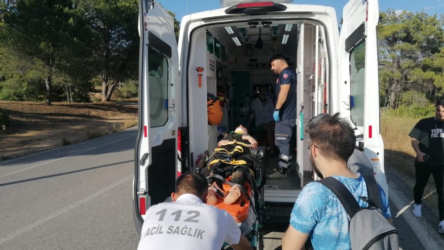 Denizden Dönen İki Kızkardeş Motosikletin Devrilmesi Sonucu Hastanelik Oldu