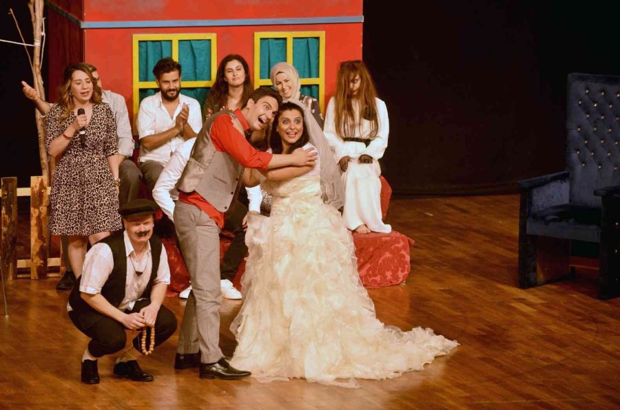 Kbt’nin Tiyatro Atölyesi ’odun’ Oyunuyla Seyirciyle Buluştu