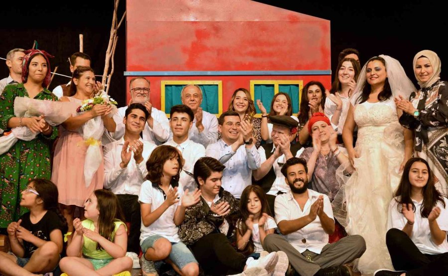 Kbt’nin Tiyatro Atölyesi ’odun’ Oyunuyla Seyirciyle Buluştu