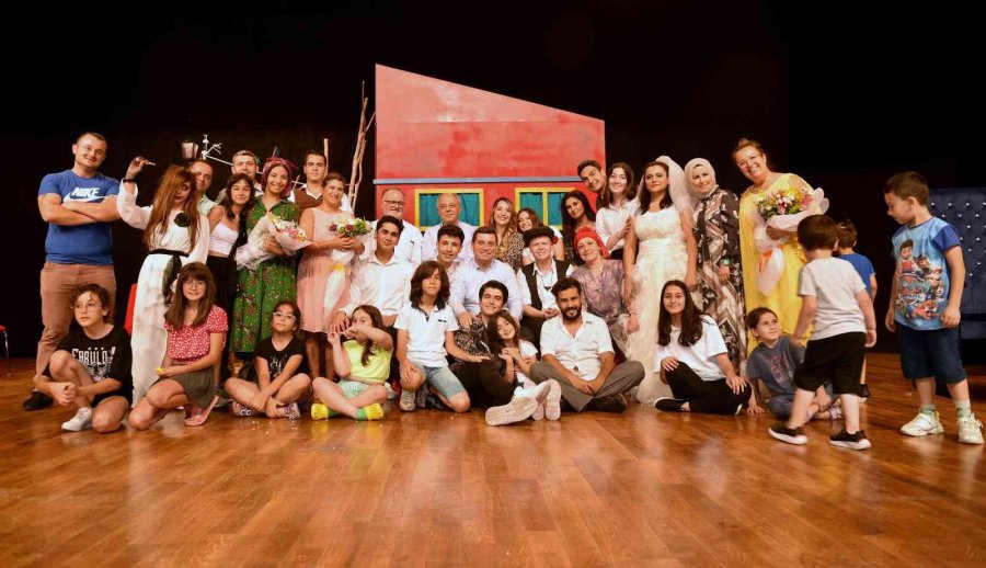 Kbt’nin Tiyatro Atölyesi ’odun’ Oyunuyla Seyirciyle Buluştu