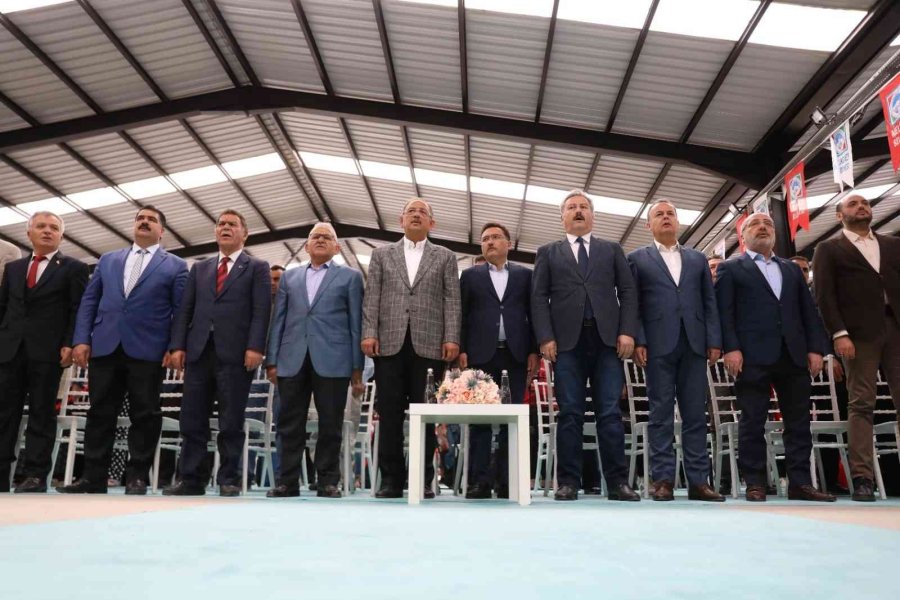 Selçuklu Mahallesi’nde Pazar Yeri Ve Sosyal Tesisin Açılışı Yapıldı