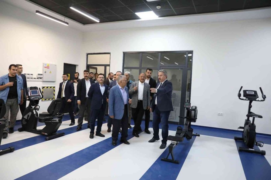 Selçuklu Mahallesi’nde Pazar Yeri Ve Sosyal Tesisin Açılışı Yapıldı