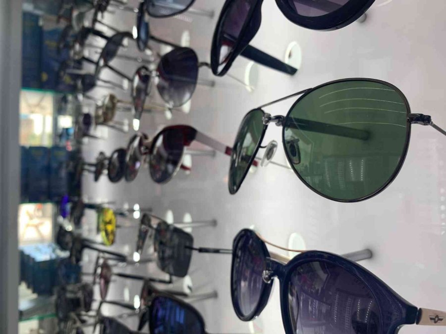 Sahte Güneş Gözlüklerini Orijinalinden Ayırt Etmek Çok Zor