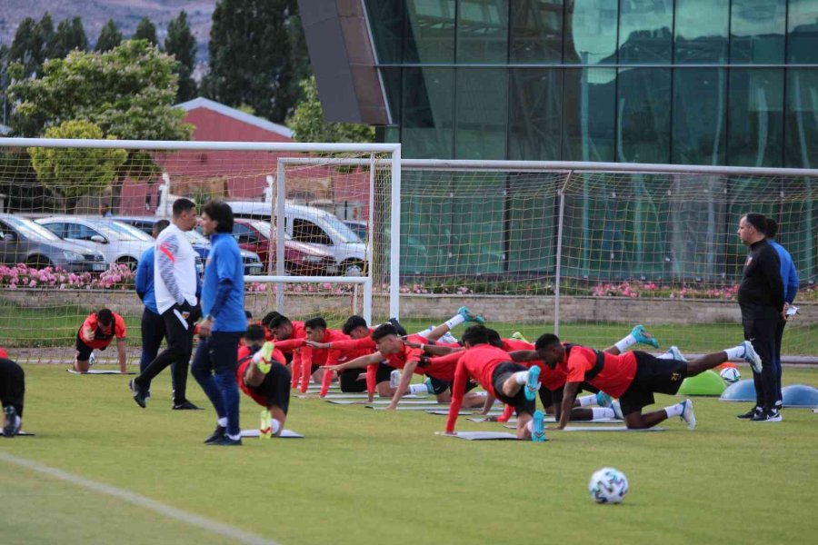 Kayserispor Yeni Sezon Hazırlıklarına Başladı