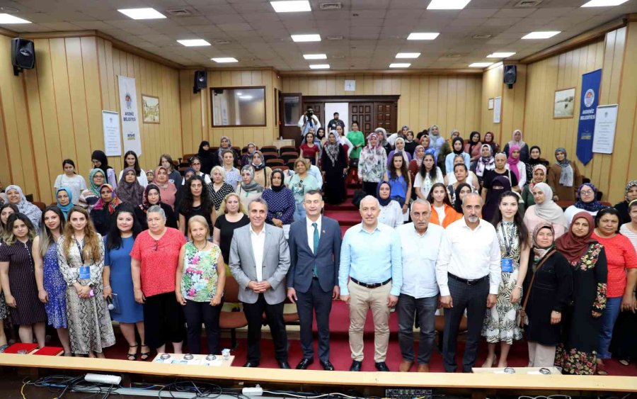 Kadın Sağlığı Ve Gebelik Eğitimini Tamamlayan Anneler Sertifikalarını Aldı