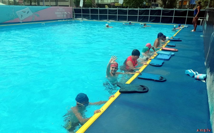 Akdeniz’de Ücretsiz Yüzme Kursları Başlıyor