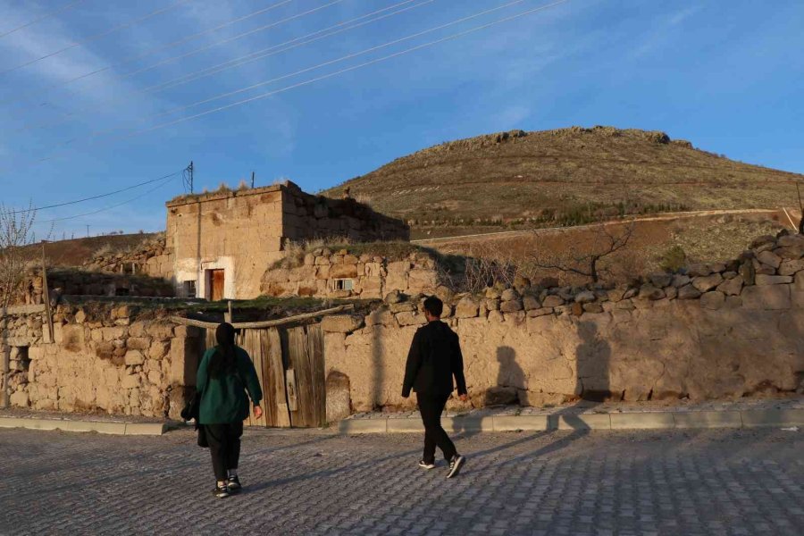 Gelveri Evleri 200 Yıllık Mazisi İle İlk Günkü Gibi Ayakta