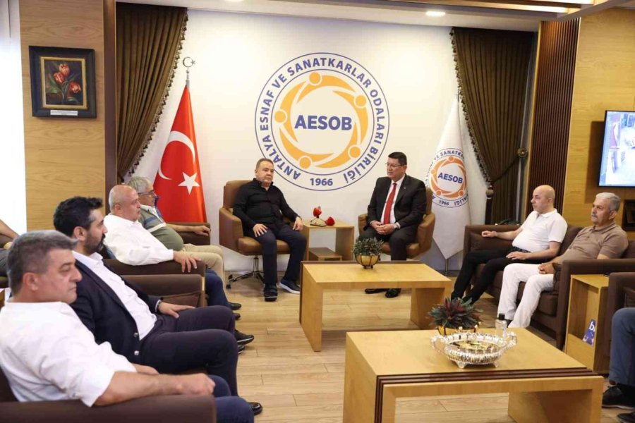 Başkan Böcek: “her Zaman Esnafımızın Yanındayız”