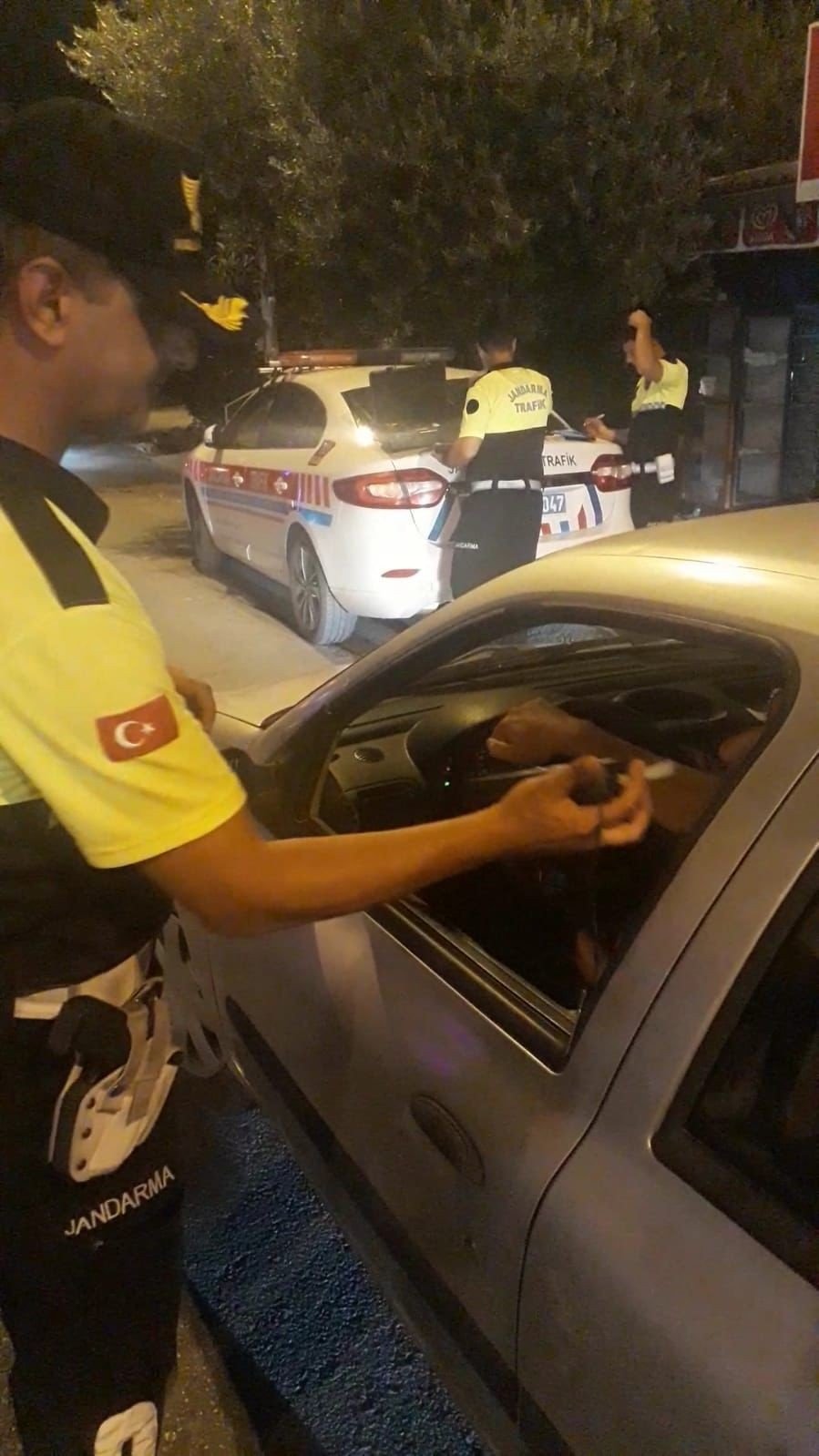 Antalya’da Trafik Denetiminde 77 Sürücüye Ceza