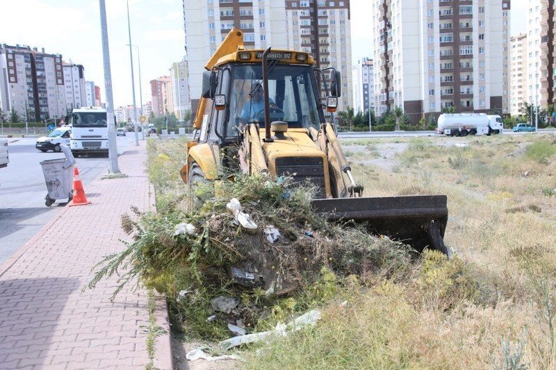 Mahallelerde Toplu Temizlik Uygulaması Yeşilyurt’ta