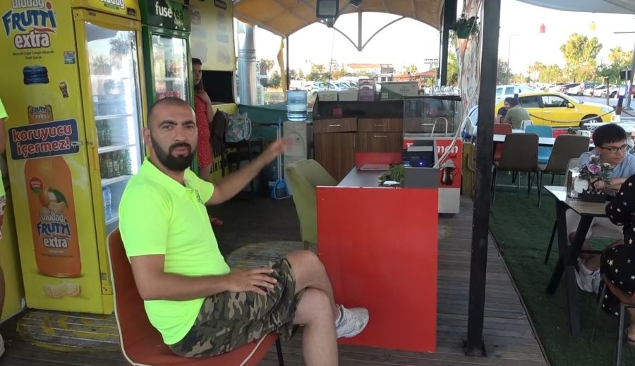 Hiçbir Şey Bulamayınca Bozuk Para Kutusunu Aldı