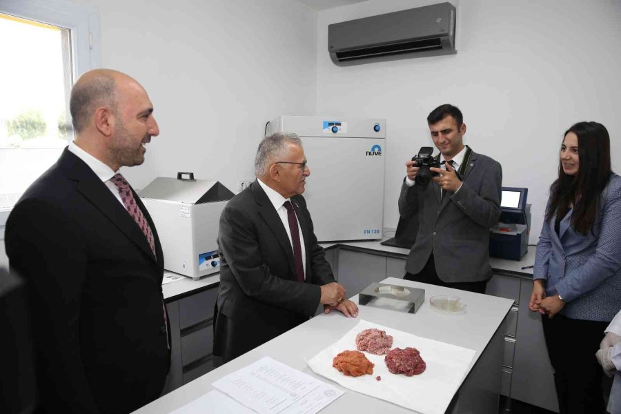 Başkan Büyükkılıç, Anadolu’da İlk Ve Tek Olan Ar-ge Merkezi’ni İnceledi