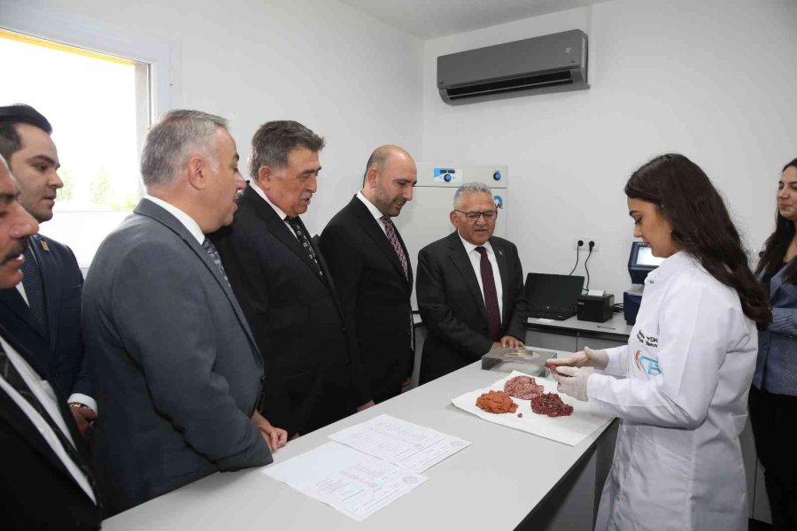 Başkan Büyükkılıç, Anadolu’da İlk Ve Tek Olan Ar-ge Merkezi’ni İnceledi
