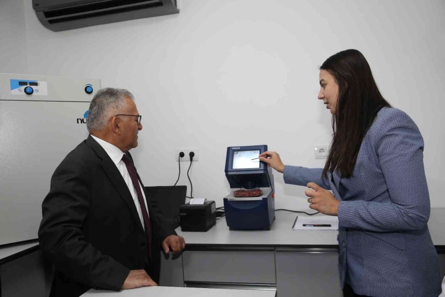 Başkan Büyükkılıç, Anadolu’da İlk Ve Tek Olan Ar-ge Merkezi’ni İnceledi