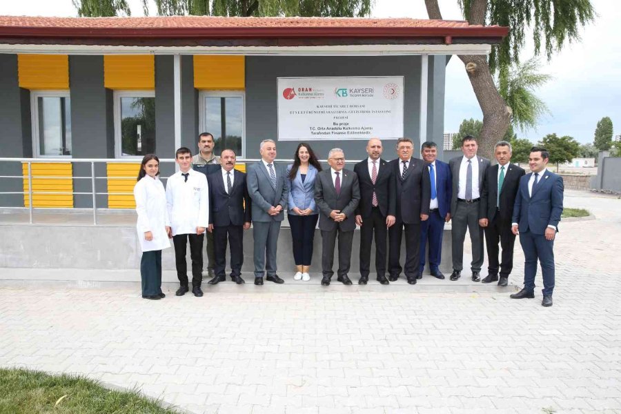 Başkan Büyükkılıç, Anadolu’da İlk Ve Tek Olan Ar-ge Merkezi’ni İnceledi