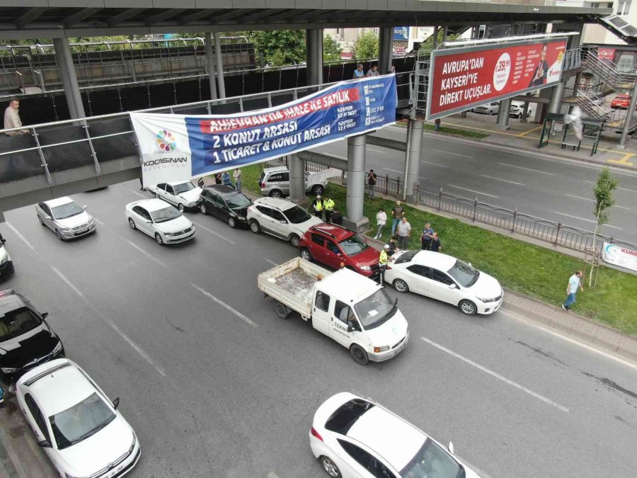 Kayseri’de 9 Araç Birbirine Girdi: 1 Yaralı