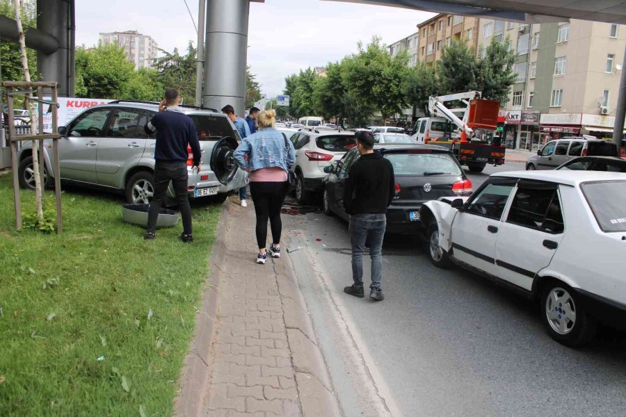 Kayseri’de 9 Araç Birbirine Girdi: 1 Yaralı