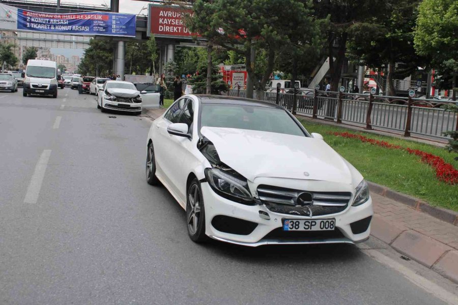 Kayseri’de 9 Araç Birbirine Girdi: 1 Yaralı