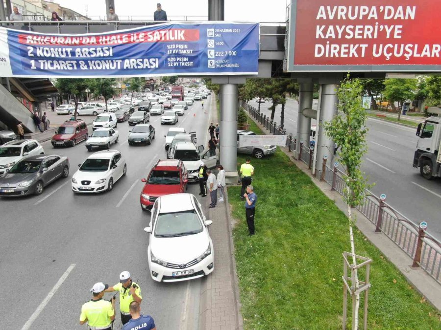 Kayseri’de 9 Araç Birbirine Girdi: 1 Yaralı