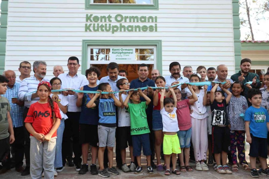 Kent Ormanı Kütüphanesi Kapılarını Açtı
