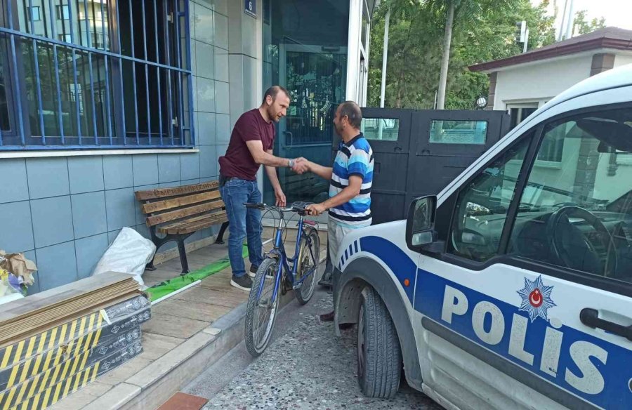 Baba Ve Oğullarının Bisikletini Çalan Şüpheli Yakalandı