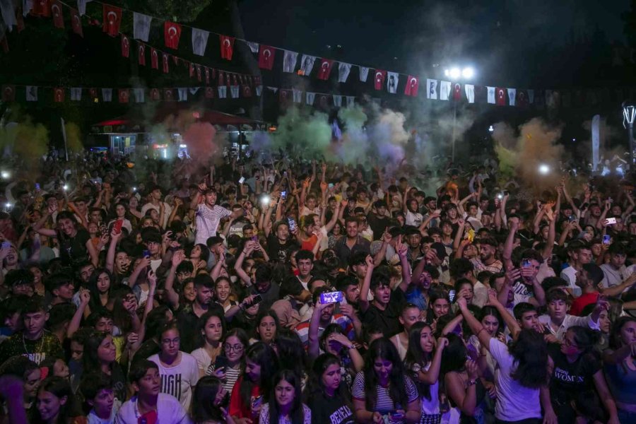 Gençler, Tarsus Genç Fest’te Doyasıya Eğlendi