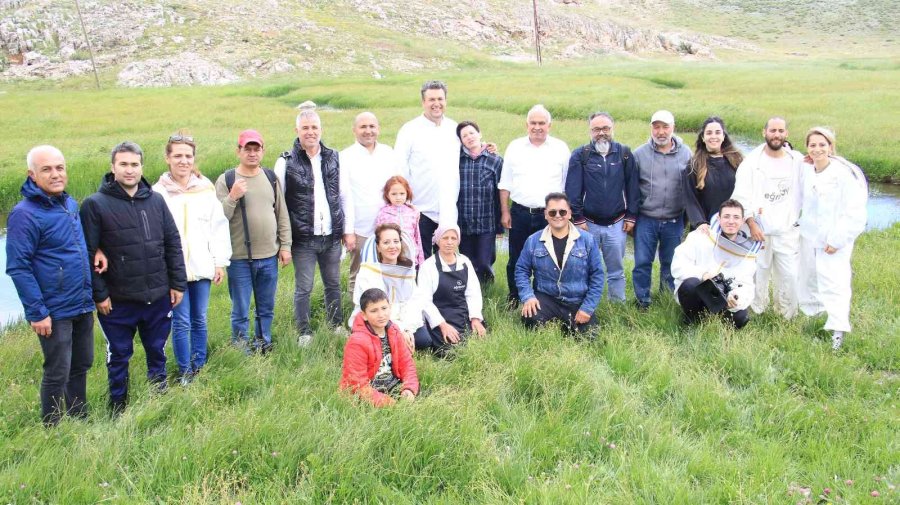 İtalyan Şef, 2 Bin 500 Rakımda Dünya Birincisi Balla Tatlı Yaptı