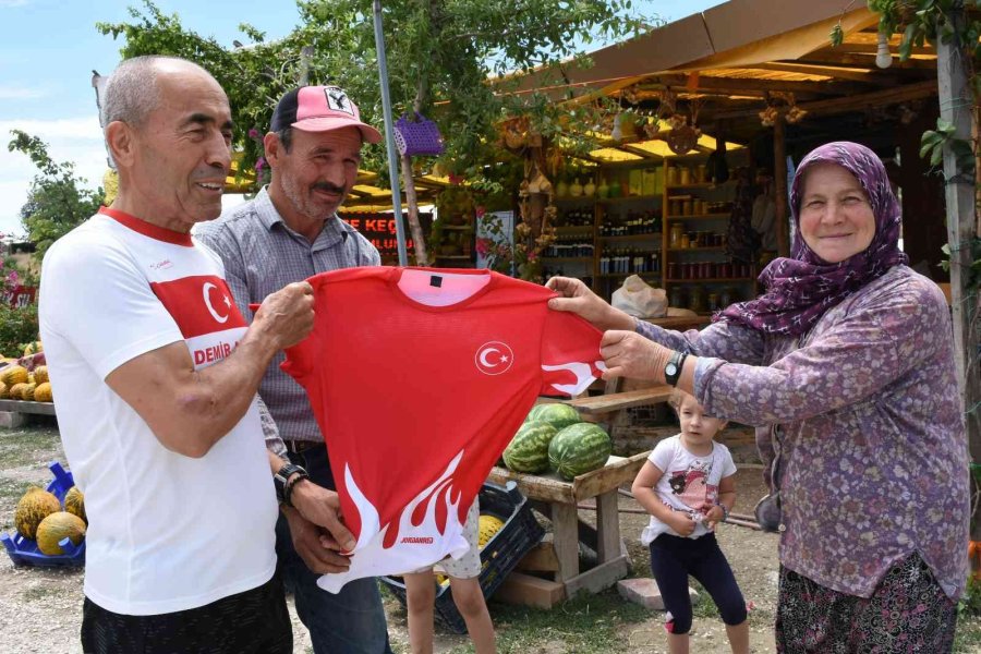 Şampiyon Gönülleri De Fethetti