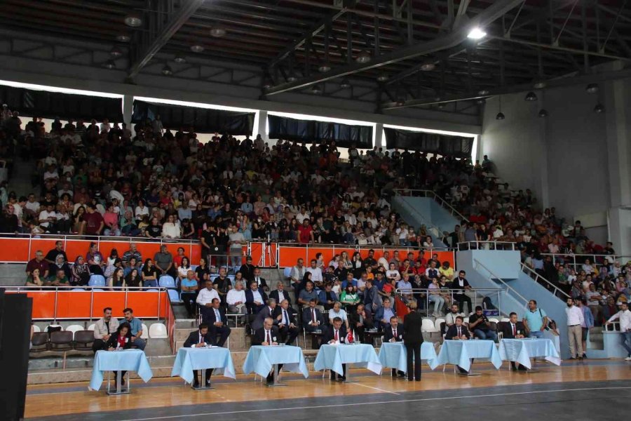 Akşehir Halk Oyunları Grup Yarışmasına Ev Sahipliği Yaptı