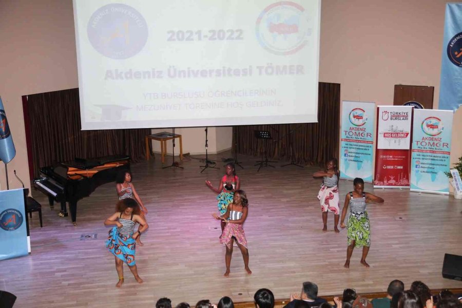 Uluslararası Öğrencilerden Türkçe Gösteri