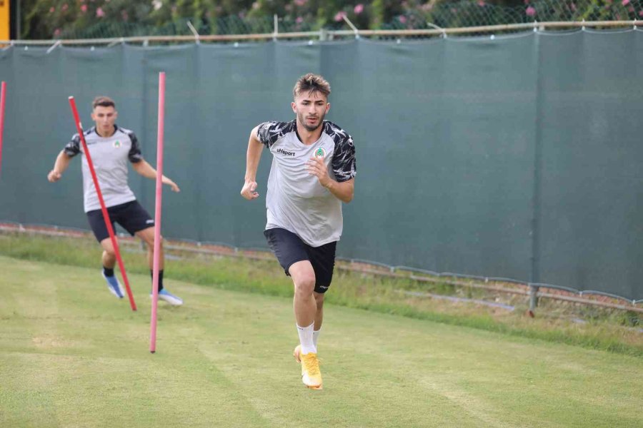 Alanyaspor Yeni Sezon Hazırlıklarına Başladı