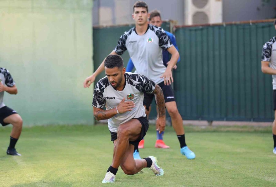 Alanyaspor Yeni Sezon Hazırlıklarına Başladı