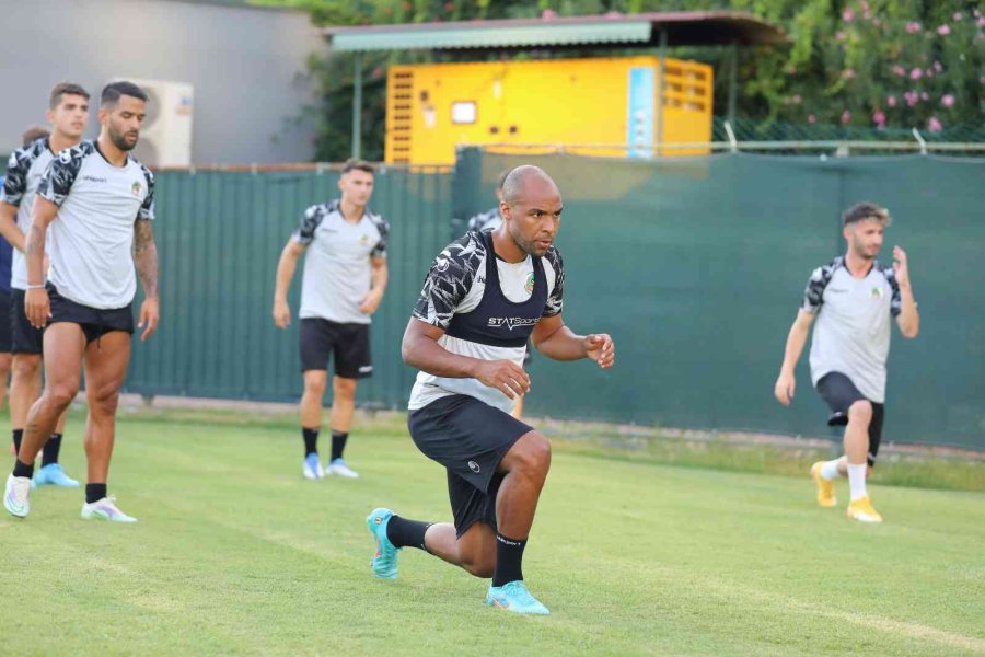Alanyaspor Yeni Sezon Hazırlıklarına Başladı