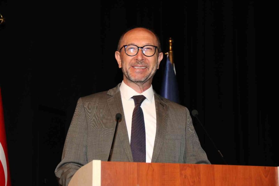 Anadolu Tömer Mezuniyet Sevinci