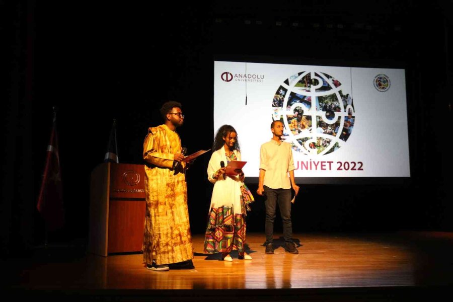 Anadolu Tömer Mezuniyet Sevinci