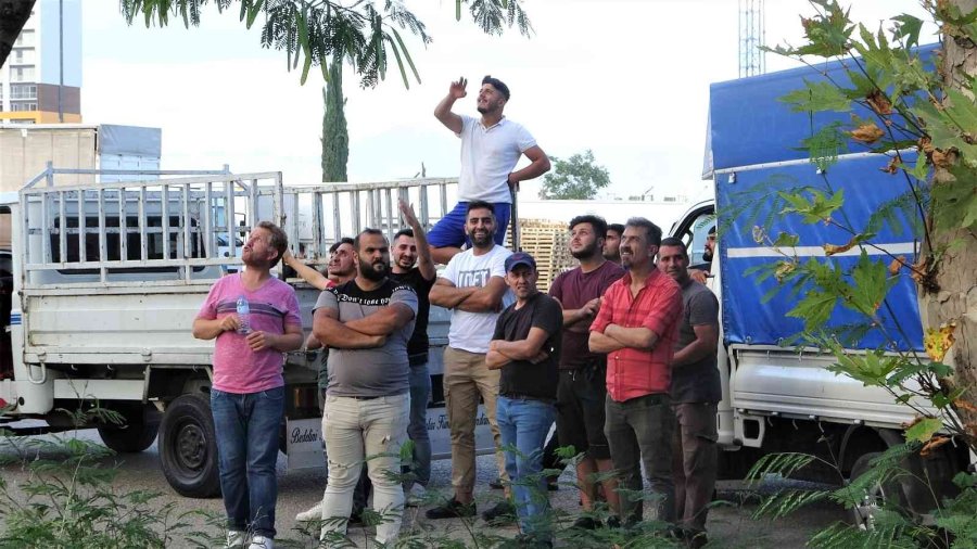 Antalya’da Baz İstasyonuna Çıkan Şahıs 30 Saat Sonra Gazlı İçecek İle İkna Edildi
