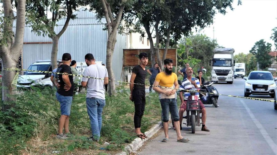 Antalya’da Baz İstasyonuna Çıkan Şahıs 30 Saat Sonra Gazlı İçecek İle İkna Edildi