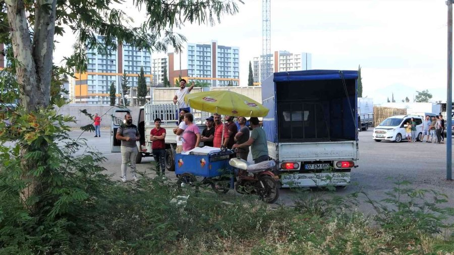 Antalya’da Baz İstasyonuna Çıkan Şahıs 30 Saat Sonra Gazlı İçecek İle İkna Edildi