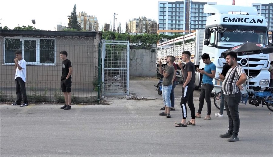 Antalya’da Baz İstasyonuna Çıkan Şahıs 30 Saat Sonra Gazlı İçecek İle İkna Edildi