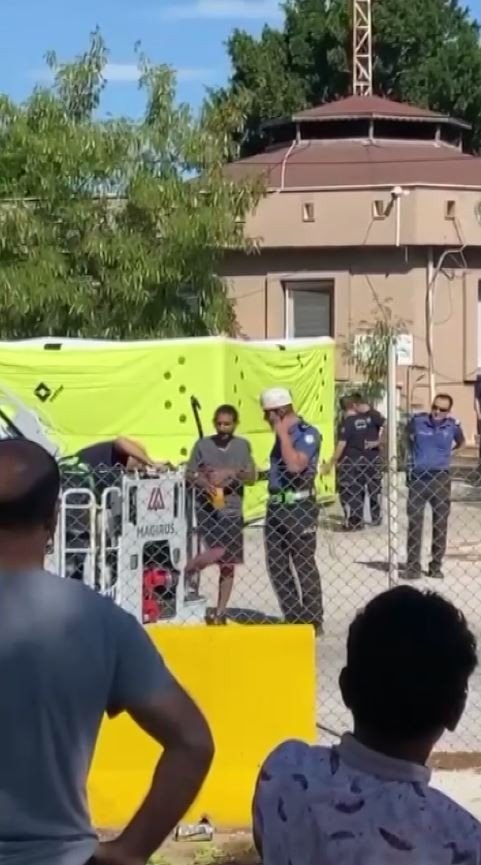 Antalya’da Baz İstasyonuna Çıkan Şahıs 30 Saat Sonra Gazlı İçecek İle İkna Edildi