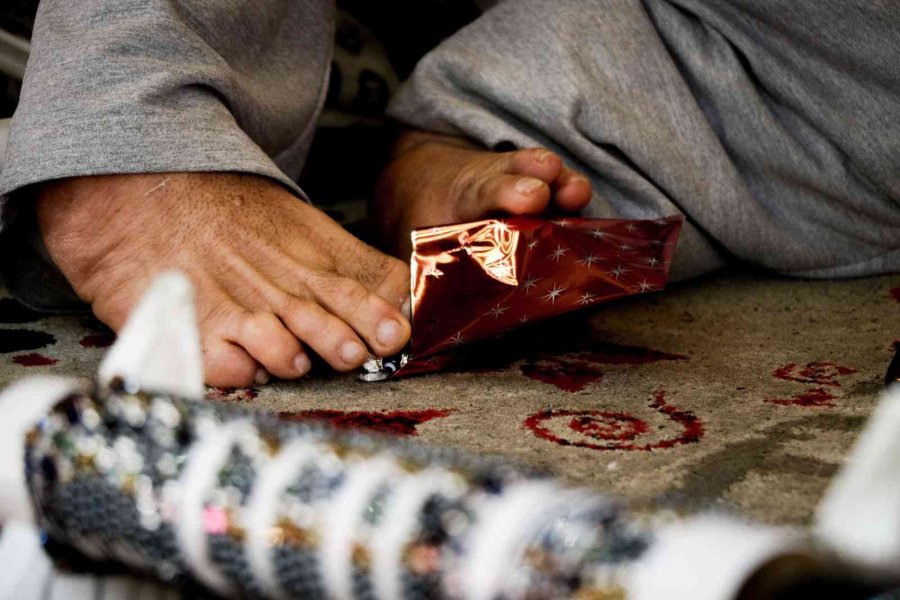 Doğuştan Elleri Olmayan Esnafın Yaptıklarını Görenler Hayrete Düşüyor