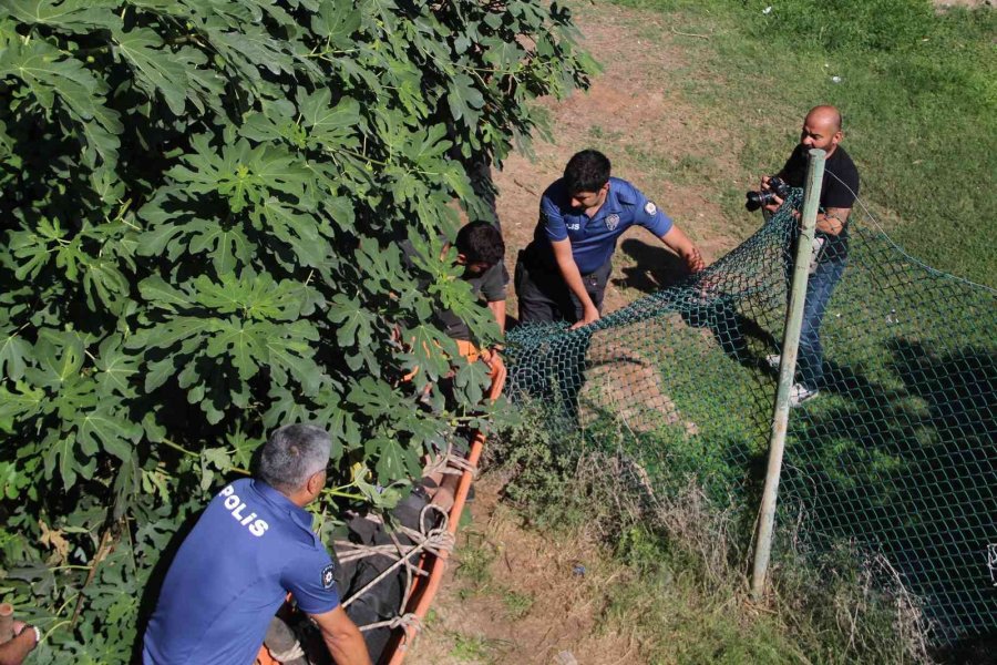 Tuvaletini Yaparken Falezlerden Düştü, Polis Ve İtfaiye Alarma Geçti