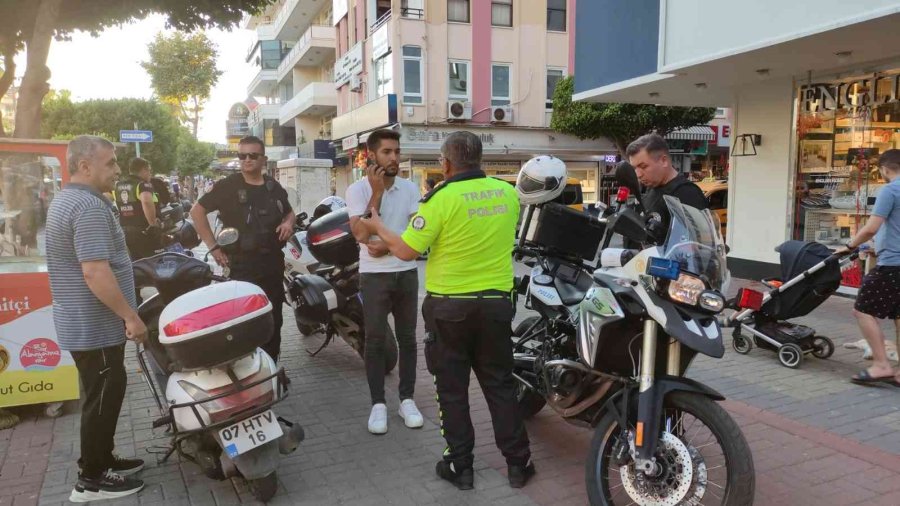 Polisi Gören Yönünü Değiştirdi