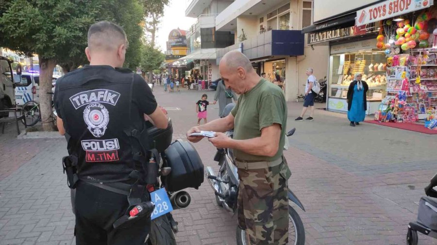 Polisi Gören Yönünü Değiştirdi