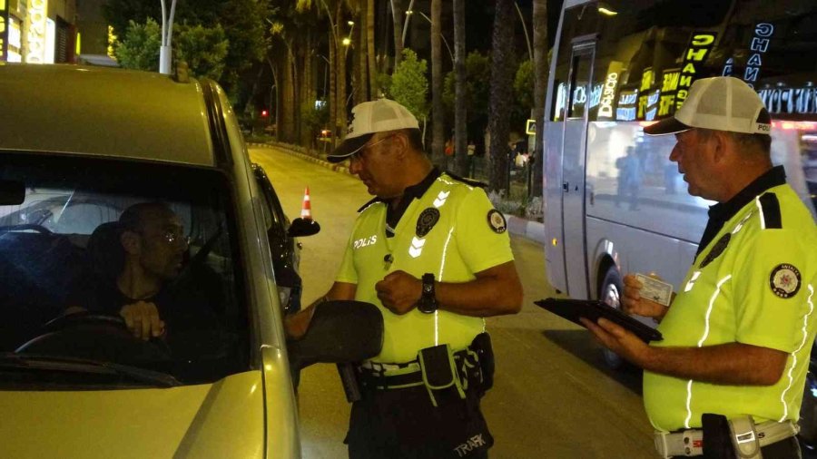 Manavgat’ta Araç Sürücülerine Alkol Denetimi